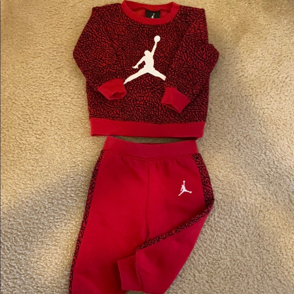 Jordan infant sweatsuit